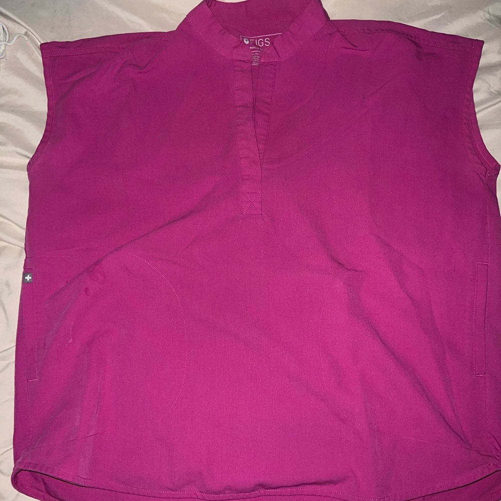 Figs Women's Short Sleeve Top - Magenta